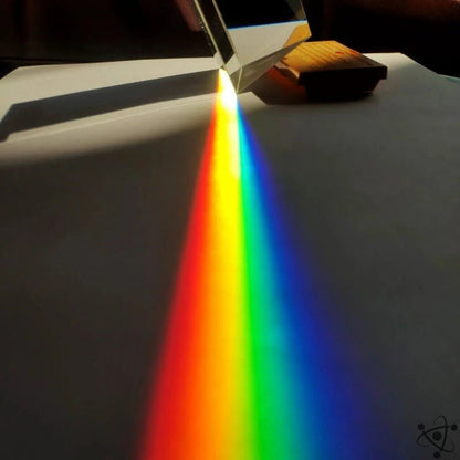 Optical White Traditionnal Prism Science Decor